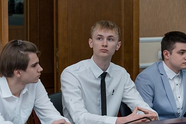 «За кулисами» парламентаризма